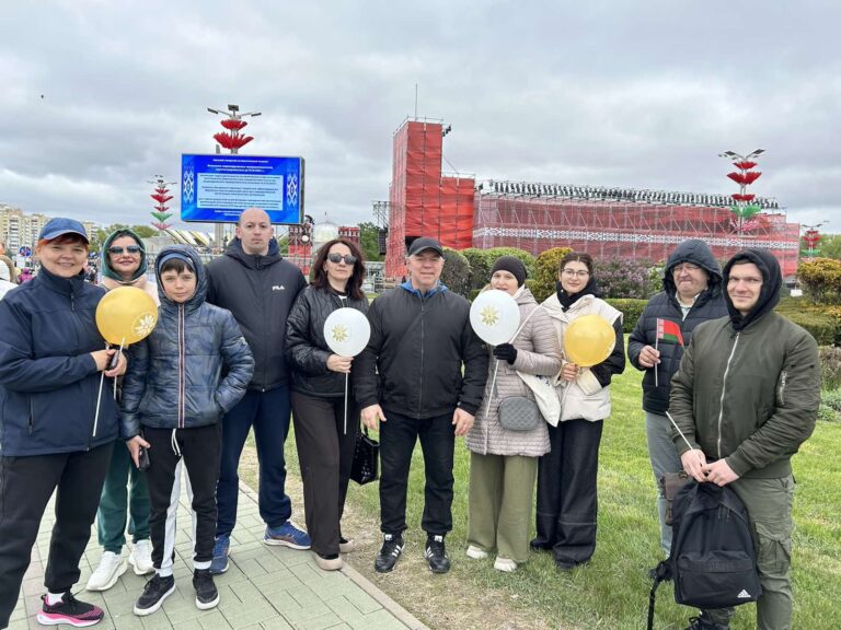 Коллектив ССДЮШОР по плаванию «Янтарь» принял участие в мероприятии 1 мая